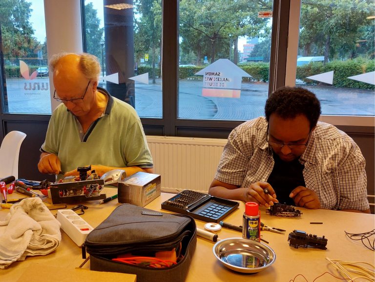 Repaircafé Kerk en Zanen — markt-eten in Alphen aan den Rijn